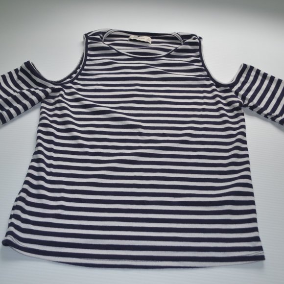 Abercrombie & Fitch  Striped could shoulder shirt - Picture 3 of 4